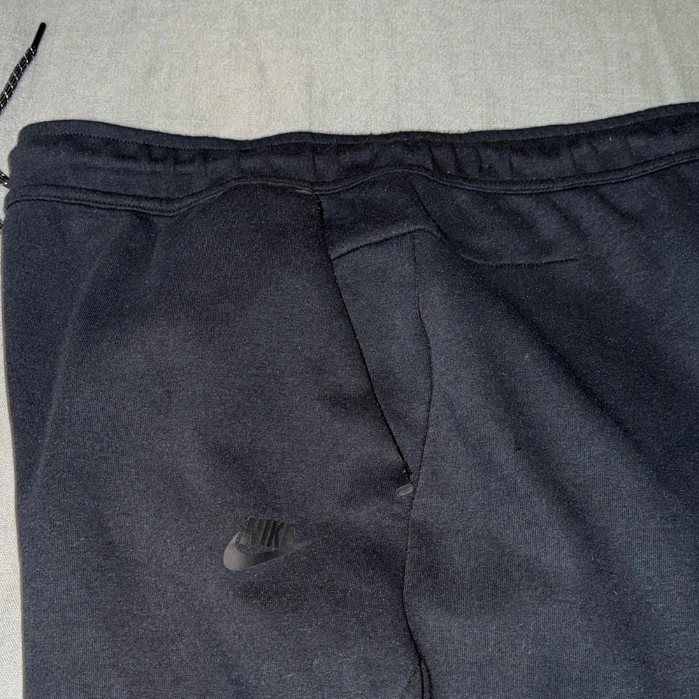 Mens Nike Tech Fleece Tracksuit (Black/Black) - Picture 9 of 13